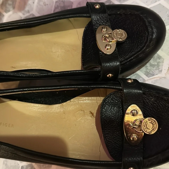 Tommy Hilfiger leather wedges, size 9M. Super cute and sophisticated. - Picture 9 of 12